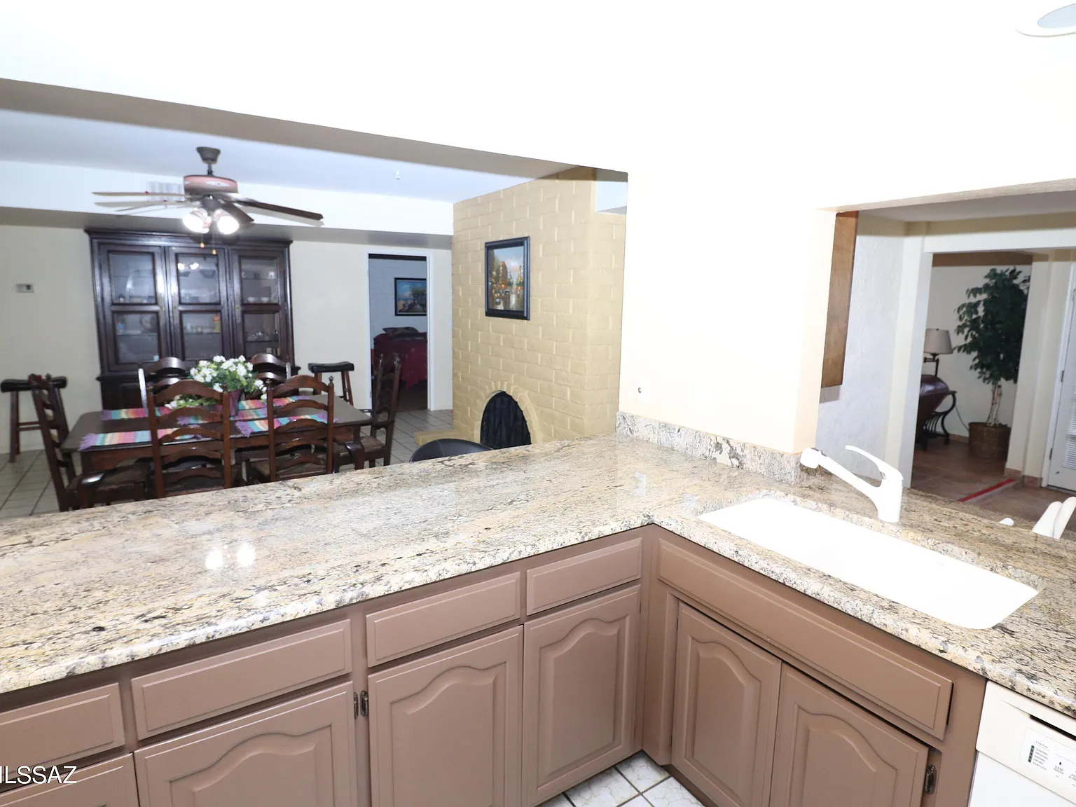 2 bed, 2.0 bath, 1745 sqft, $2,900 — Photo 3