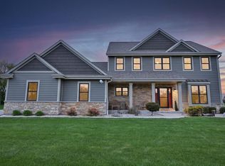 5111 Roamn WAY, Hartford, WI 53027