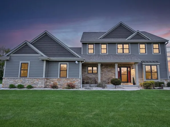 5111 Roamn WAY, Hartford, WI 53027