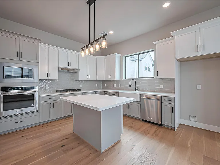 1222 W 24th St #D — Photo 10