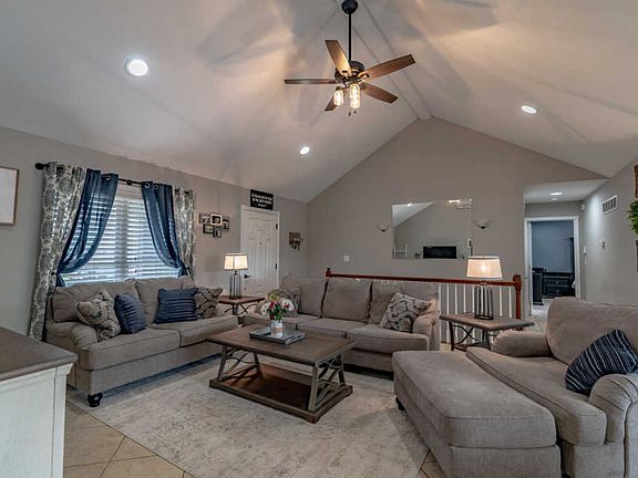 4th image of 114 River Edge Dr