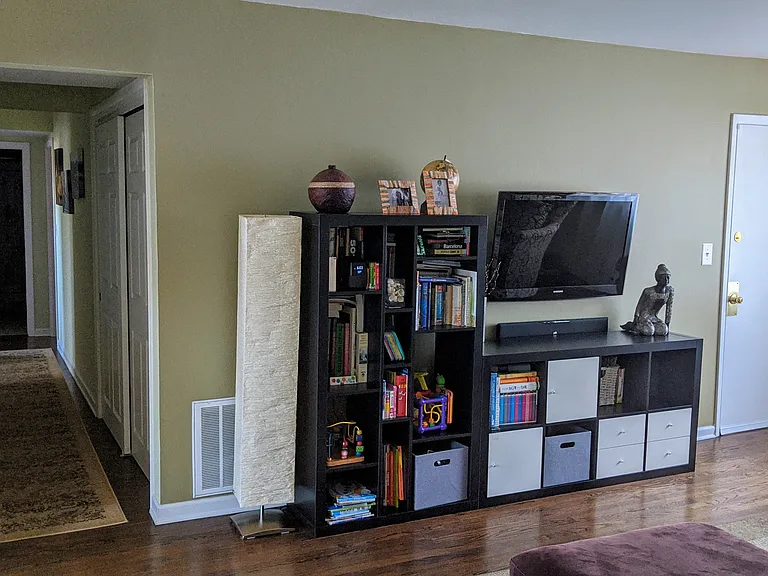 2654 W Rascher Ave #303 — Photo 6