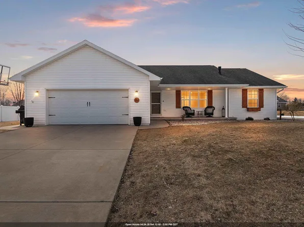 364 Wooden Shoe Cir, Kaukauna, WI 54130