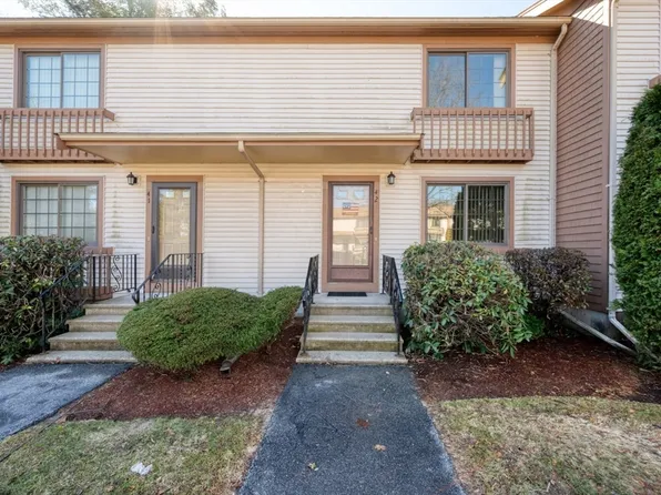 489 Turnpike St APT 4-2, South Easton, MA 02375