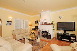 4th image of 1647 S Wooster St