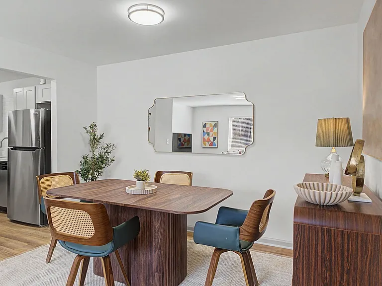 1128 W College St — Photo 10