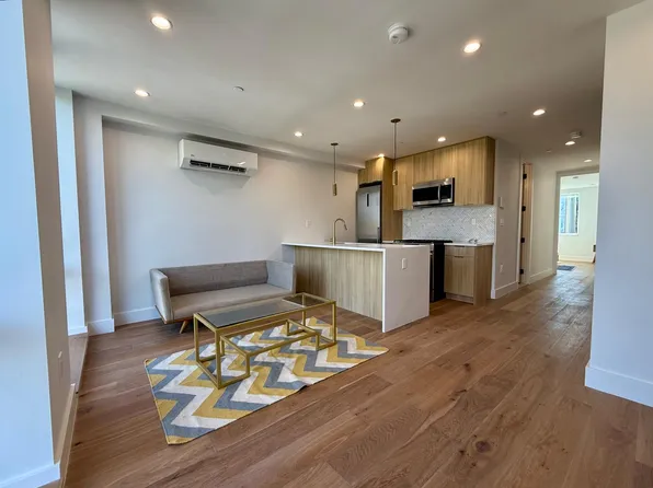 728 Prospect Place image 3 of 21