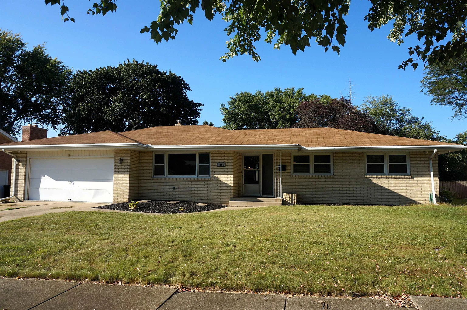 1905 Wedel Ave photo 1