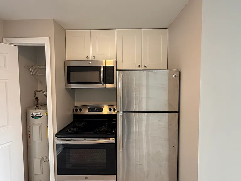 127 Cosey Beach Ave #B1 — Photo 4
