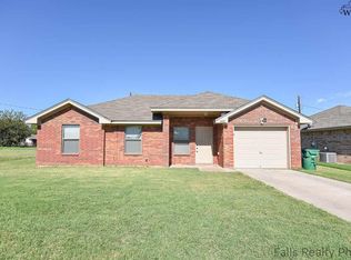 1209 Newman Ave, Iowa Park, TX 76367
