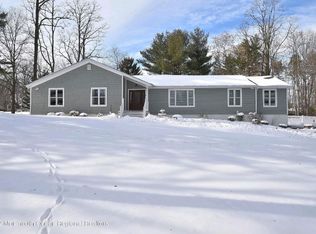 101 Willow Grove Dr, Lincroft, NJ 07738