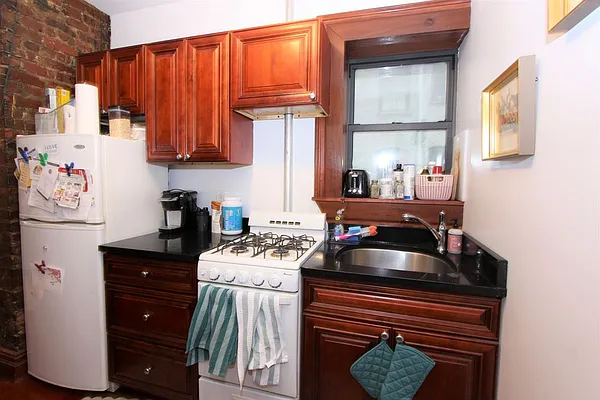 Rented by Dynamik Realty | media 17