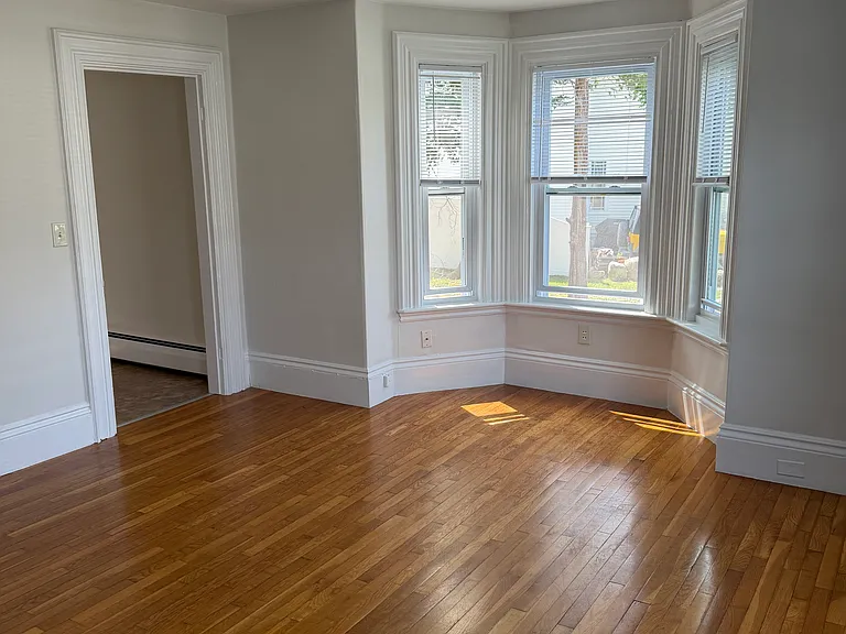 13 Magnolia Ave #1R — Photo 5