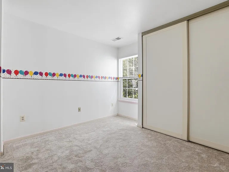 2844 Yarling Ct — Photo 24