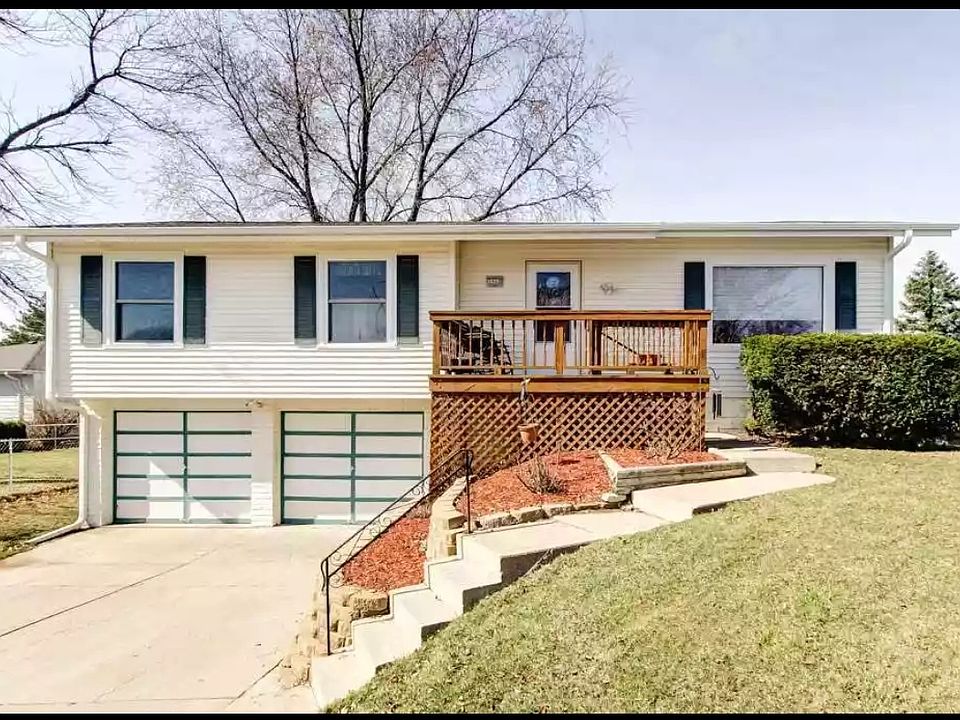 1st image of 1512 S 141st Avenue Cir