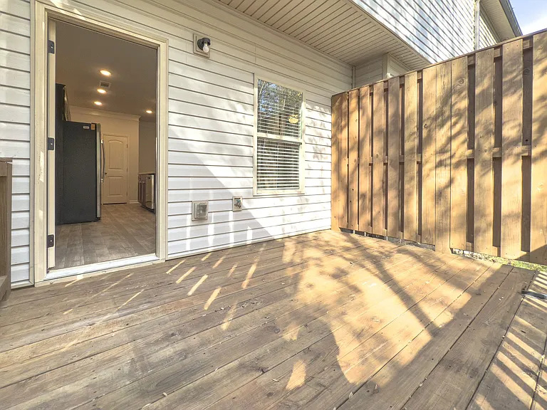 Turtle Creek Dr — Photo 40