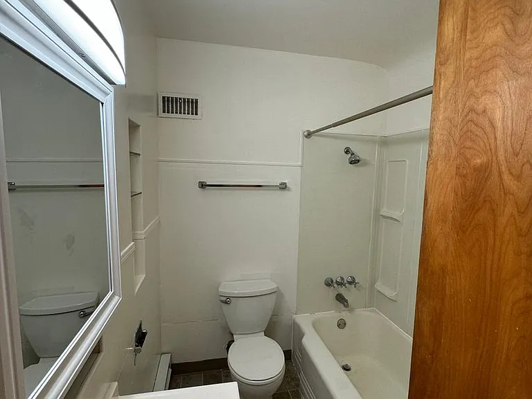 1806 W Pacific Ave — Photo 17