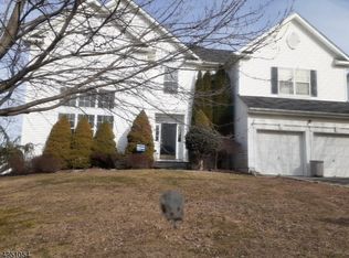 939 Hunters Rdg, Lake Hopatcong, NJ 07849