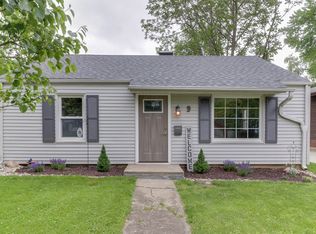 9 Briarwood Ave, Bloomington, IL 61701