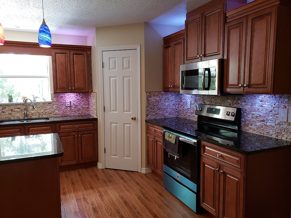 1st image of 207 Villacrest Dr