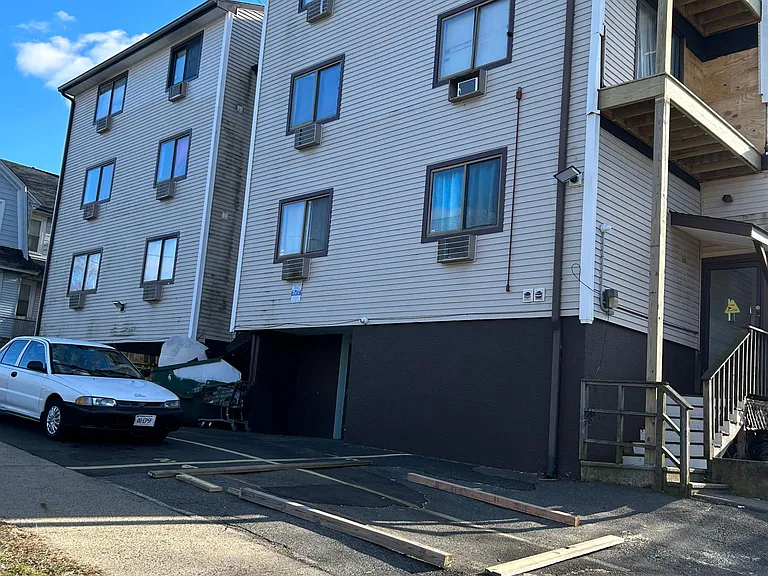 188 Palisade Ave #2D — Photo 1