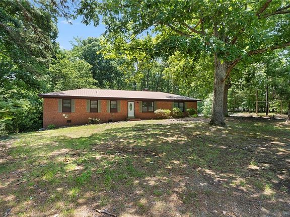 3rd image of 3622 Lower Lake Rd