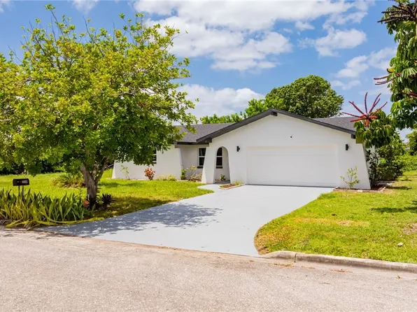 220 Daleview Ave, Lehigh Acres, FL 33936