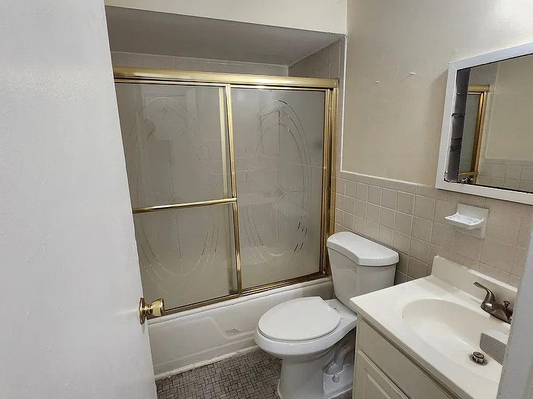 240 Hoover Road — Photo 9