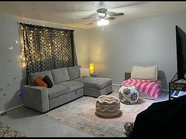 4034 White Oak Rd, Merriam Woods Village, MO 65740