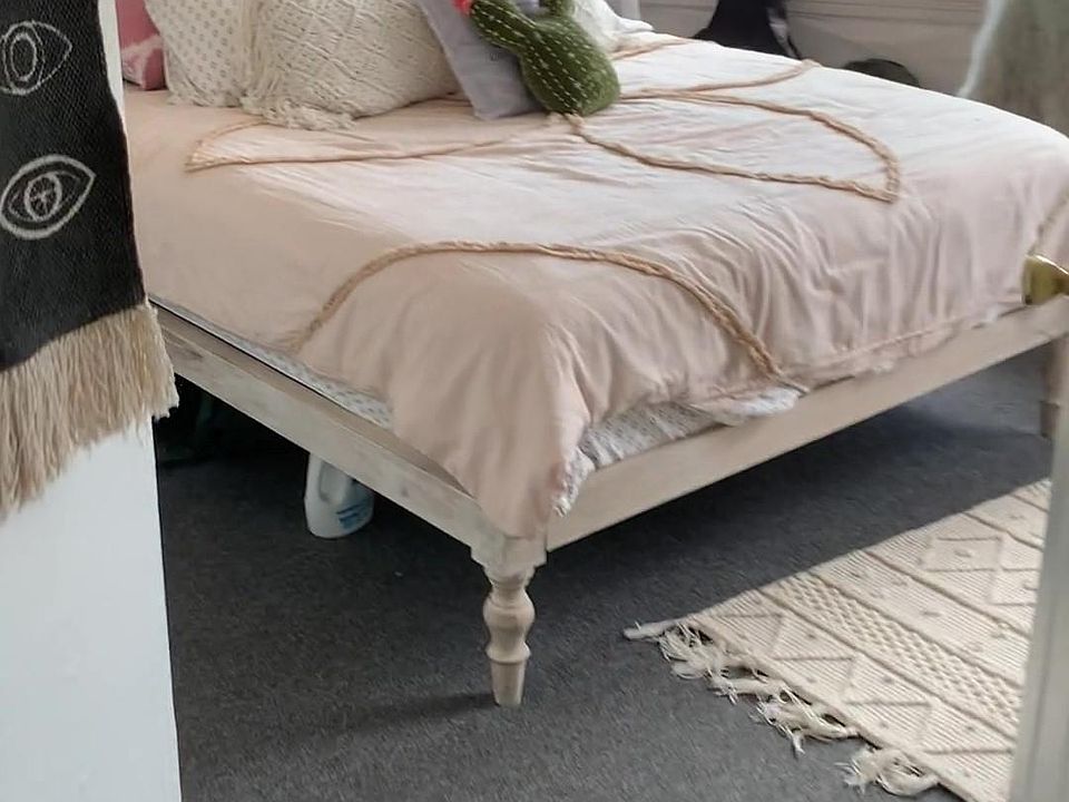 bedroom will have hardwoods