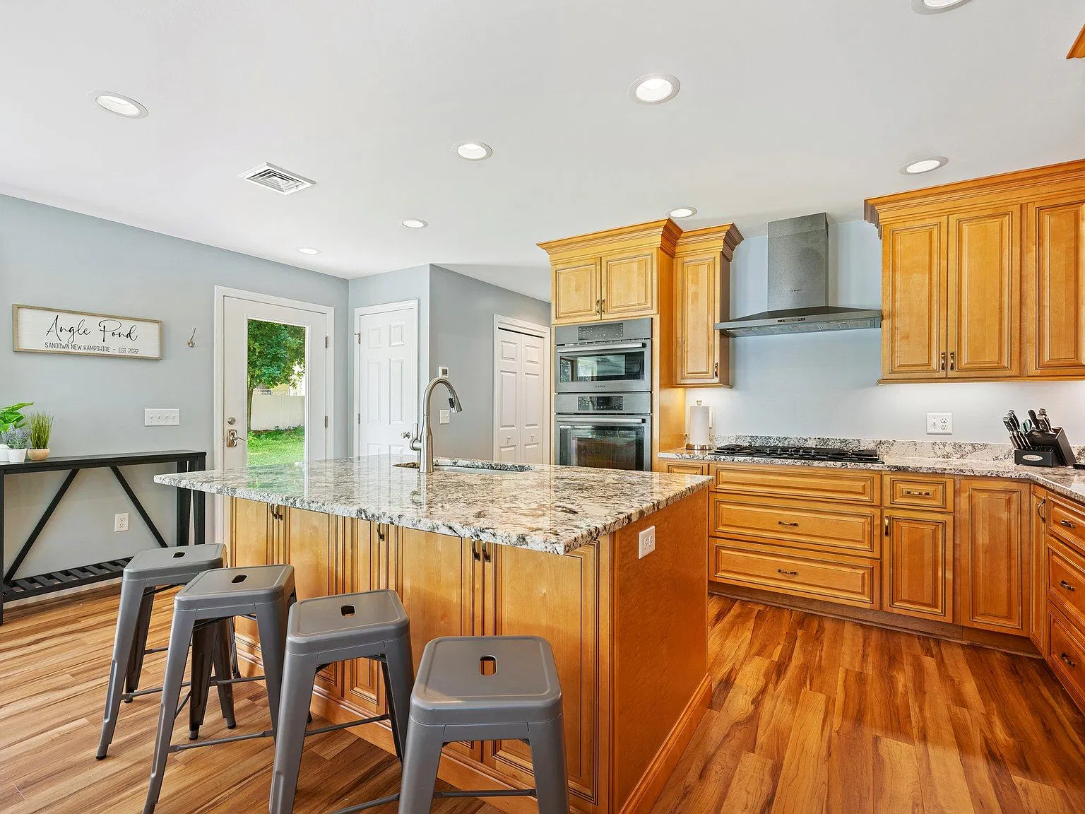 3 bed, 1748 sqft, $5,000 — Photo 4