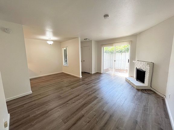 4th image of 2536 Garfield Ave APT 02