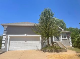 1435 W Pheasant Run St, Springfield, MO 65810