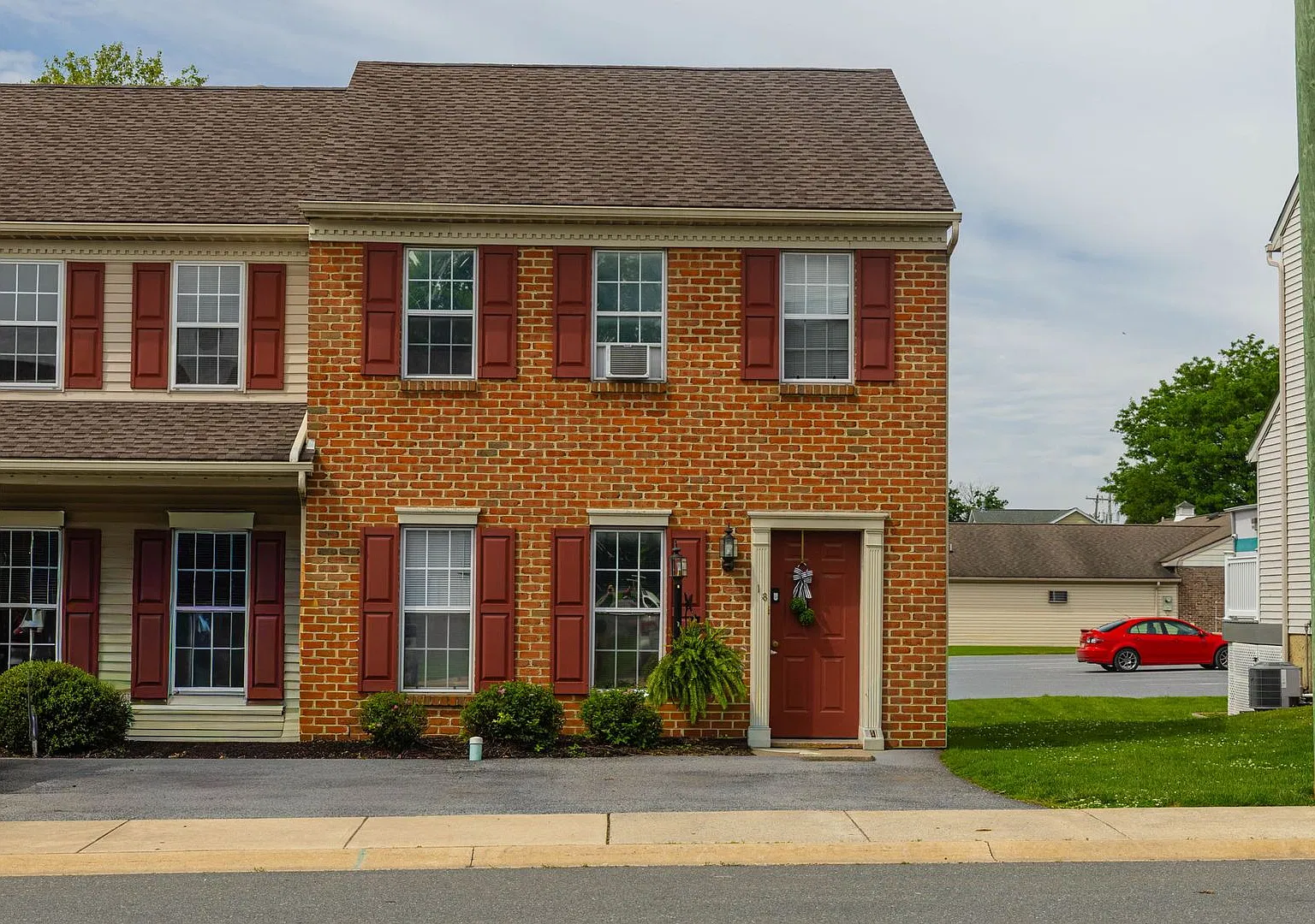 18-32 S. Whisper Ln. — Photo 1