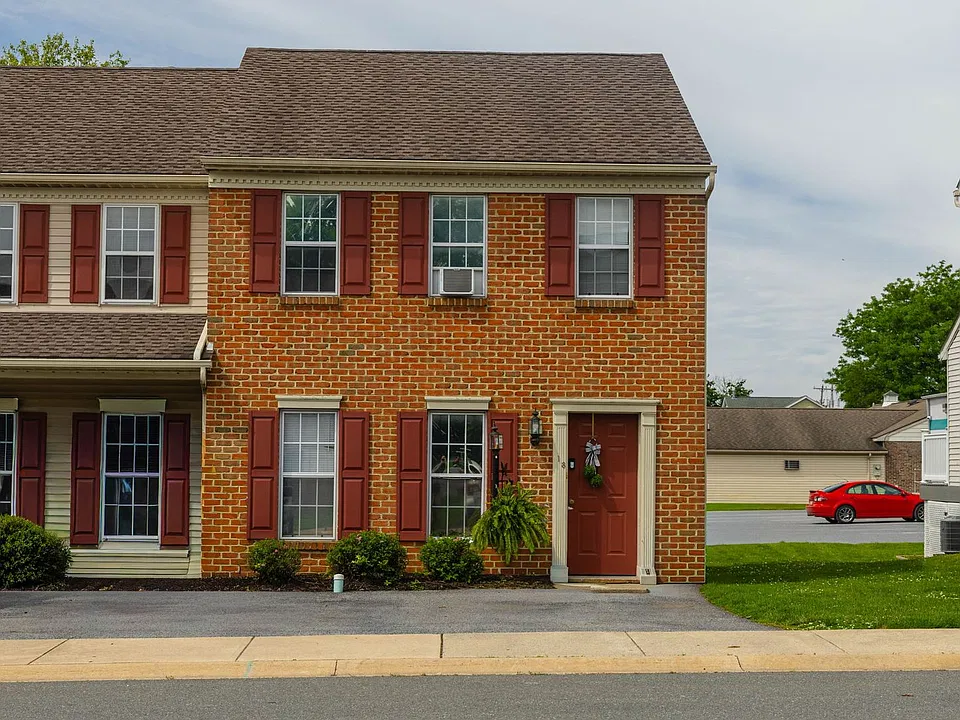 18-32 S Whisper Ln