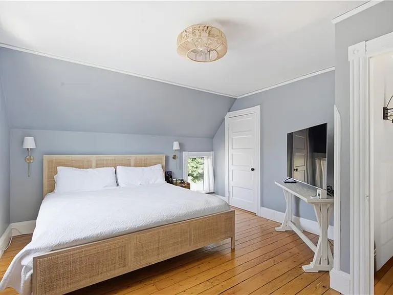 40 W Narragansett Ave — Photo 15