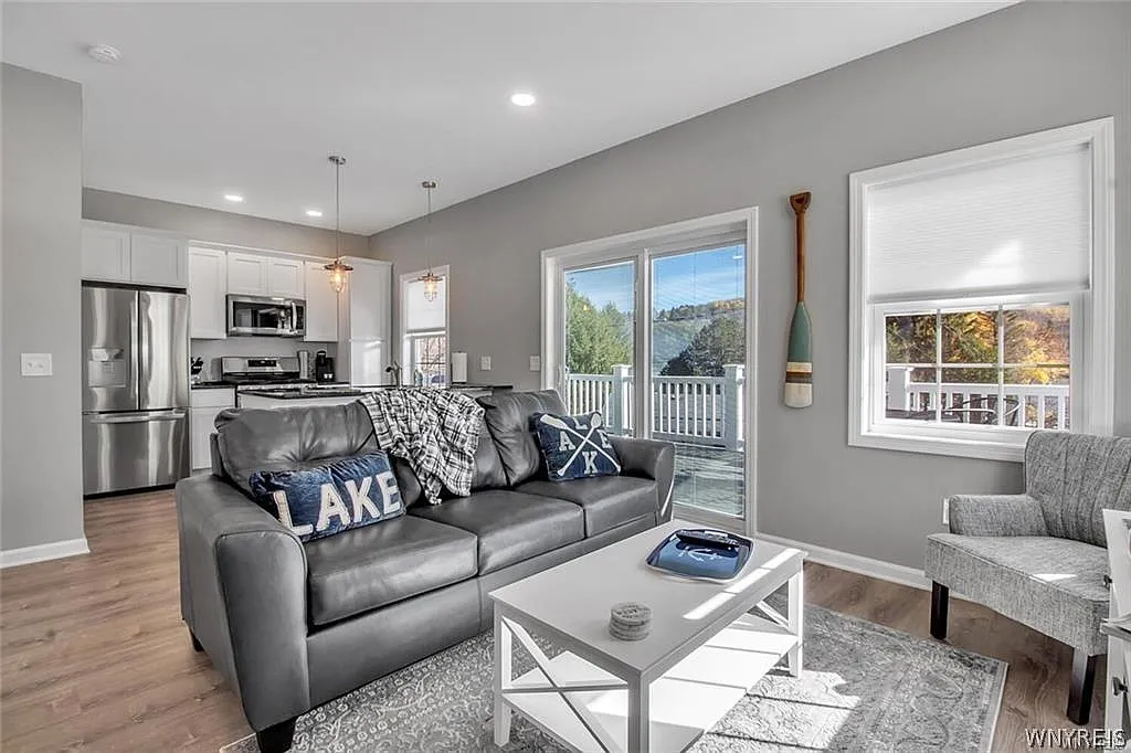 2 bed, 600 sqft, $2,495 — Photo 4