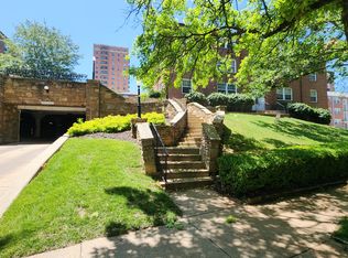 813A Westwood Dr, Saint Louis, MO 63105