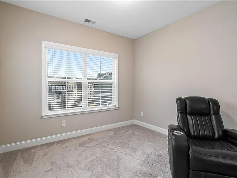 2641 Blackburn Ct — Photo 18