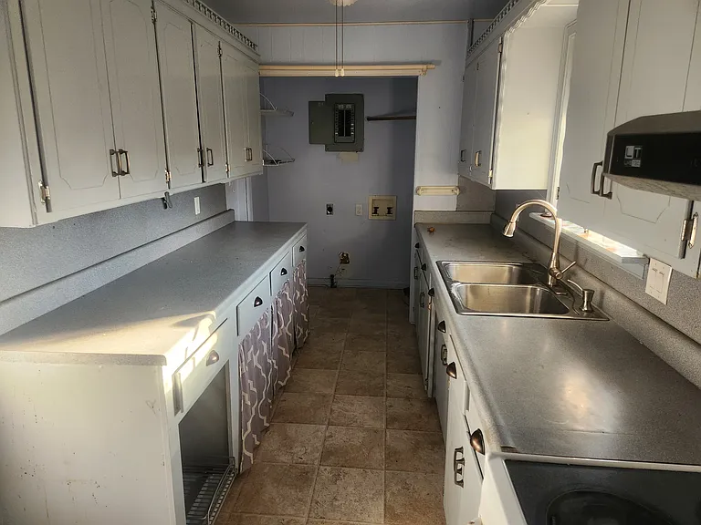 137 N Elizabeth St — Photo 18
