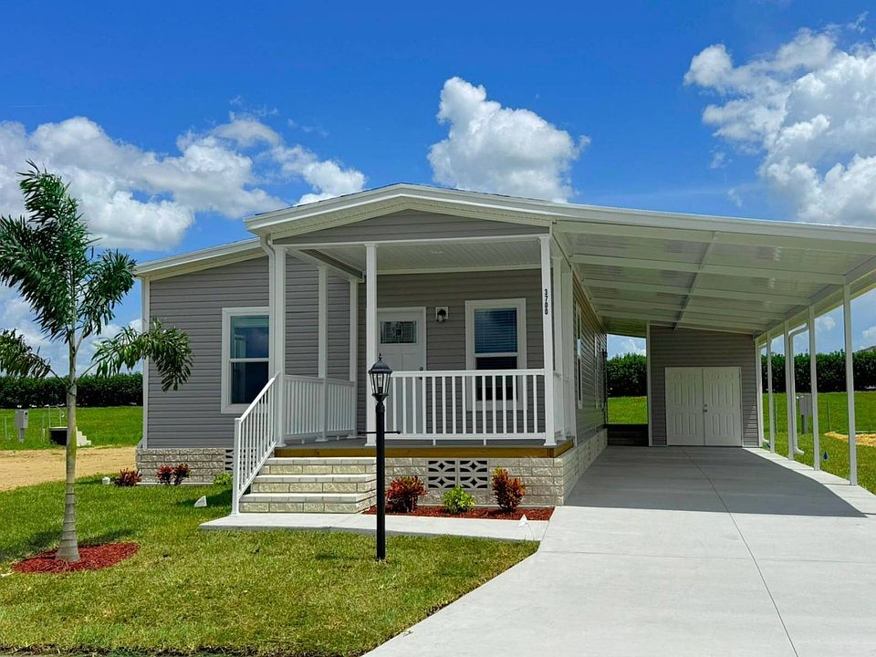 2nd image of 67 Fernandina Ave #67