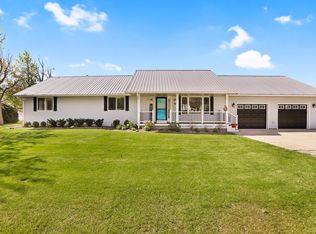 24 Green St, Fisher, IL 61843