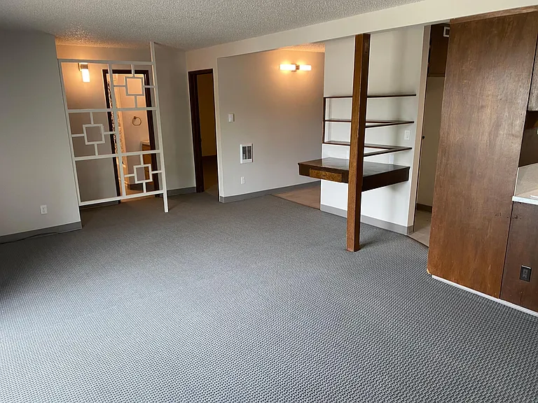 301 S Pine St #202 — Photo 1