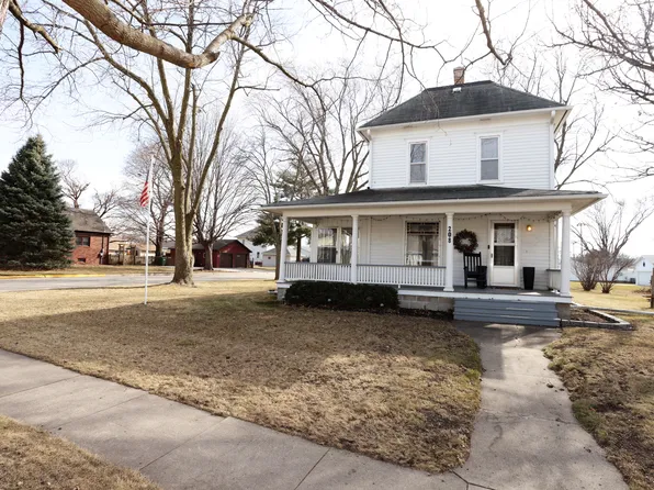 208 W 3rd St, Boone, IA 50036