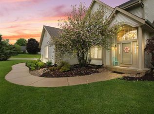W226N7220 Woodland Creek Dr, Sussex, WI 53089
