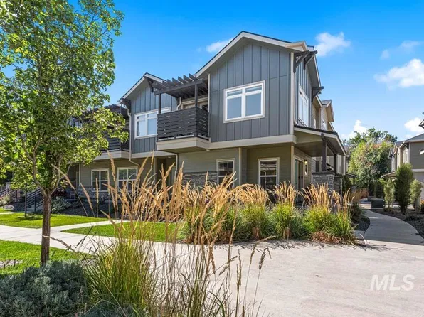 4264 N Reed Ln, Garden City, ID 83714