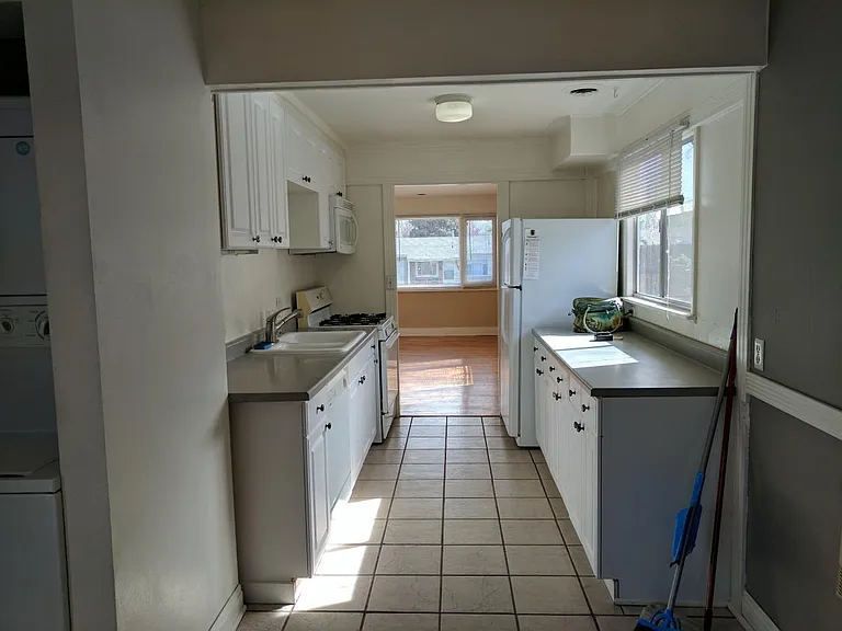 3085 S Birch St — Photo 6