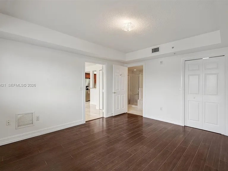 101 Sidonia Ave #404 — Photo 24