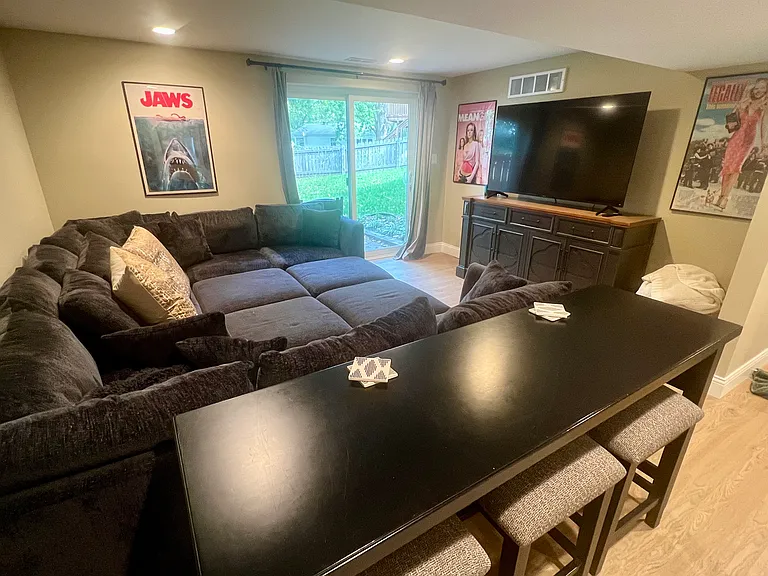 LL- Living room & Side Sitting area
