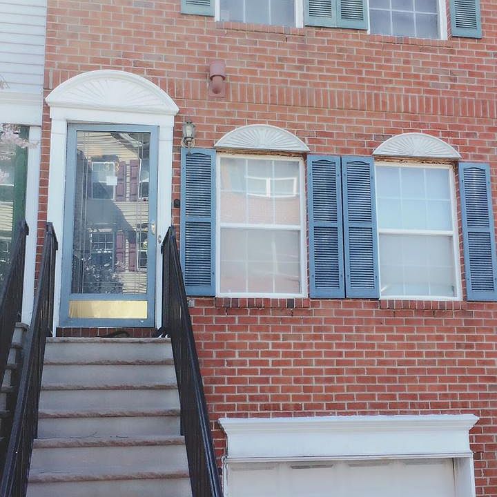 1st image of 33 Krueger Ct #1206